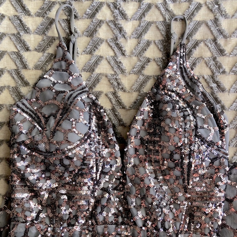 WINDSOR FORMAL FITTED SEQUIN DRESS